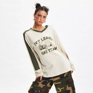 BDG Joanie Ivy League Ski Team Graphic Long Sleeve Jersey Tee NWT Size M/L